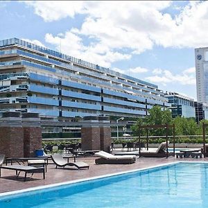 Foster Yacht Puerto Suites
